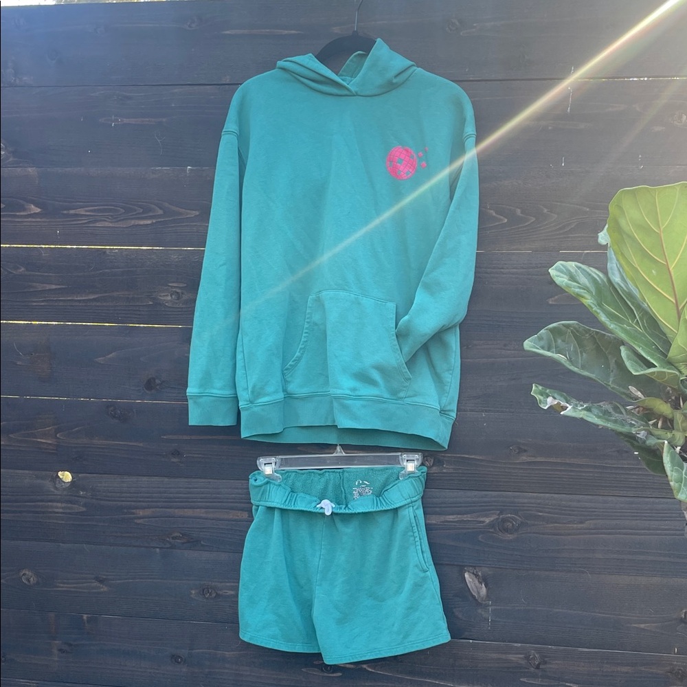 Art Class Festive“IN MY JOLLY ERA” hooded sweatshirt(YXL)& sweat-shorts(YL) set!